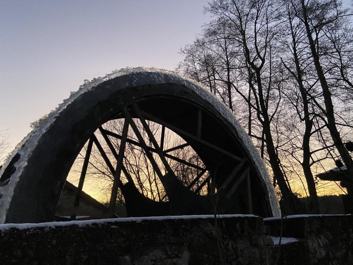 Bed and Breakfast Le Moulin De Razou Brassy Экстерьер фото