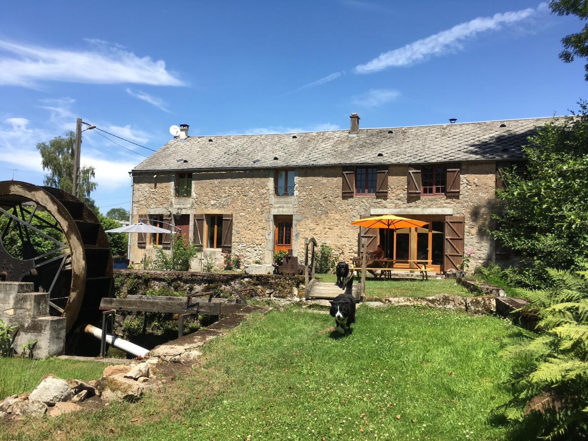 Bed and Breakfast Le Moulin De Razou Brassy Экстерьер фото